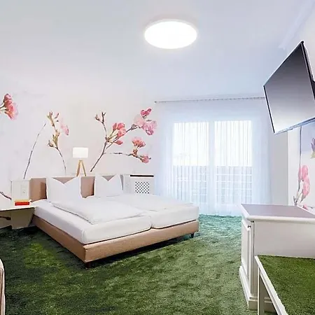 - Restaurant Erich Roediger Отель Бад-Штаффельштайн